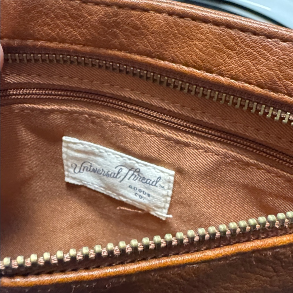 Universal Thread Tan Shoulder Bag - Picture 4 of 4